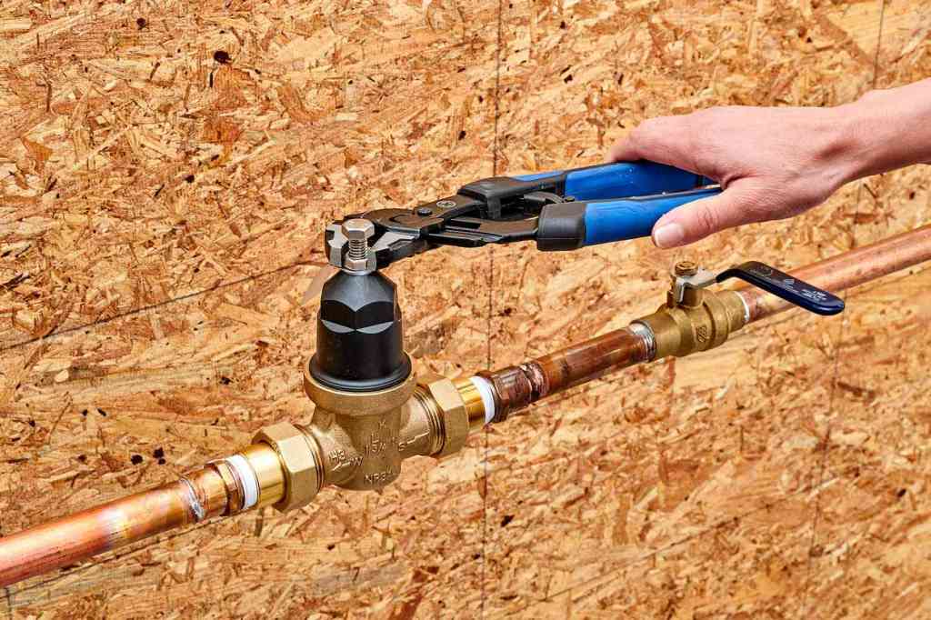 How to Fix Water Pressure in Pipes
