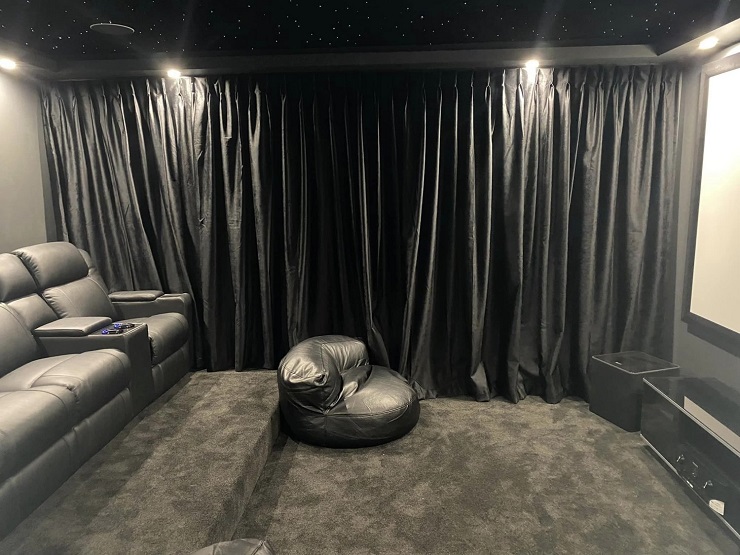 Is Installing Acoustic Curtains the Most Cost-Effective Way to Reduce Echo in Large Rooms